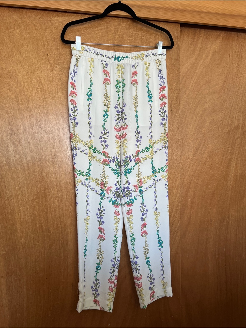 BCBGMaxAzria White Floral Lightweight Pants